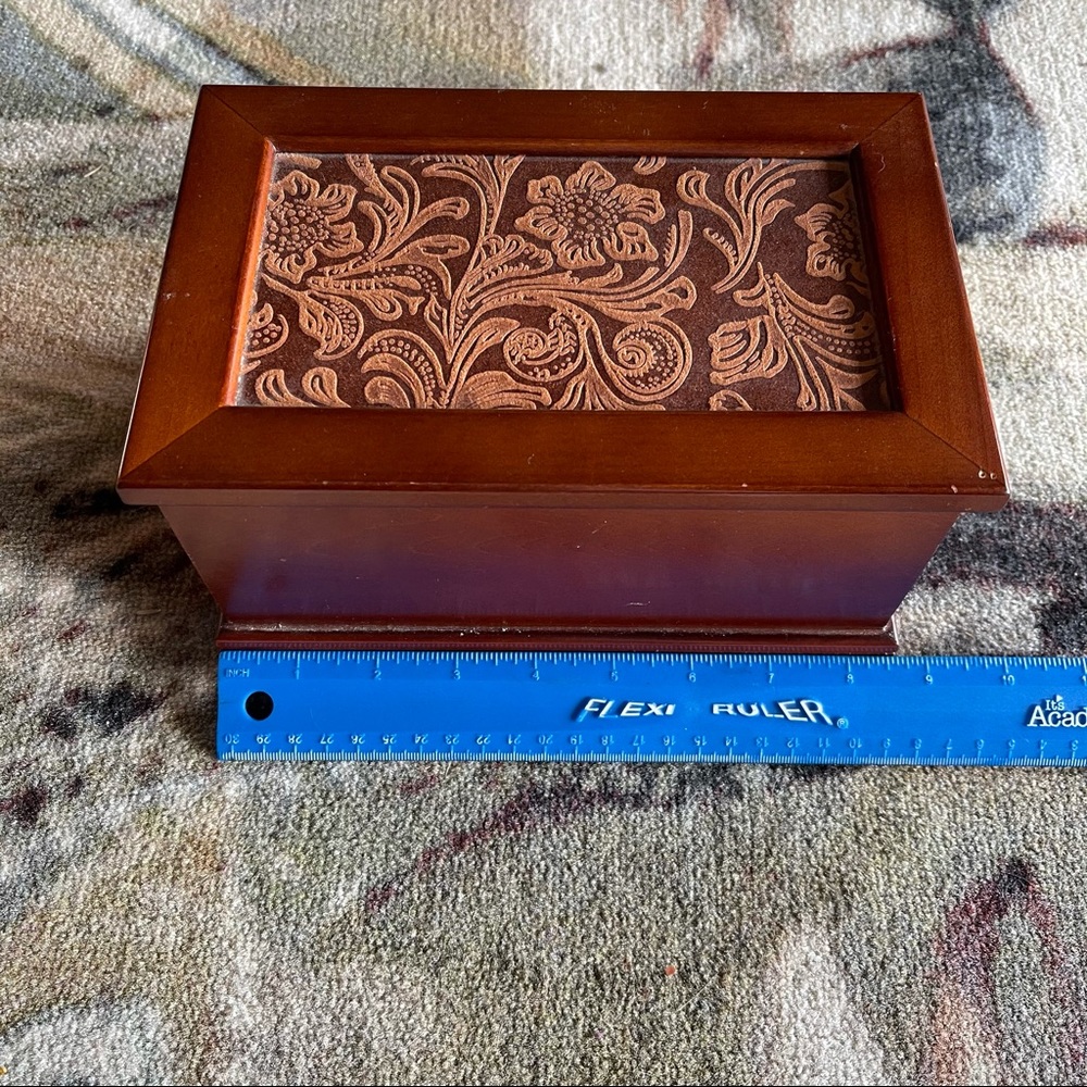 Jewelry Box - Picture 9 of 10